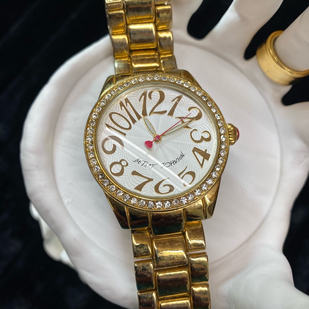 Betsy Johnson Gold Tone Boyfriend Watch - Picture 1 of 7